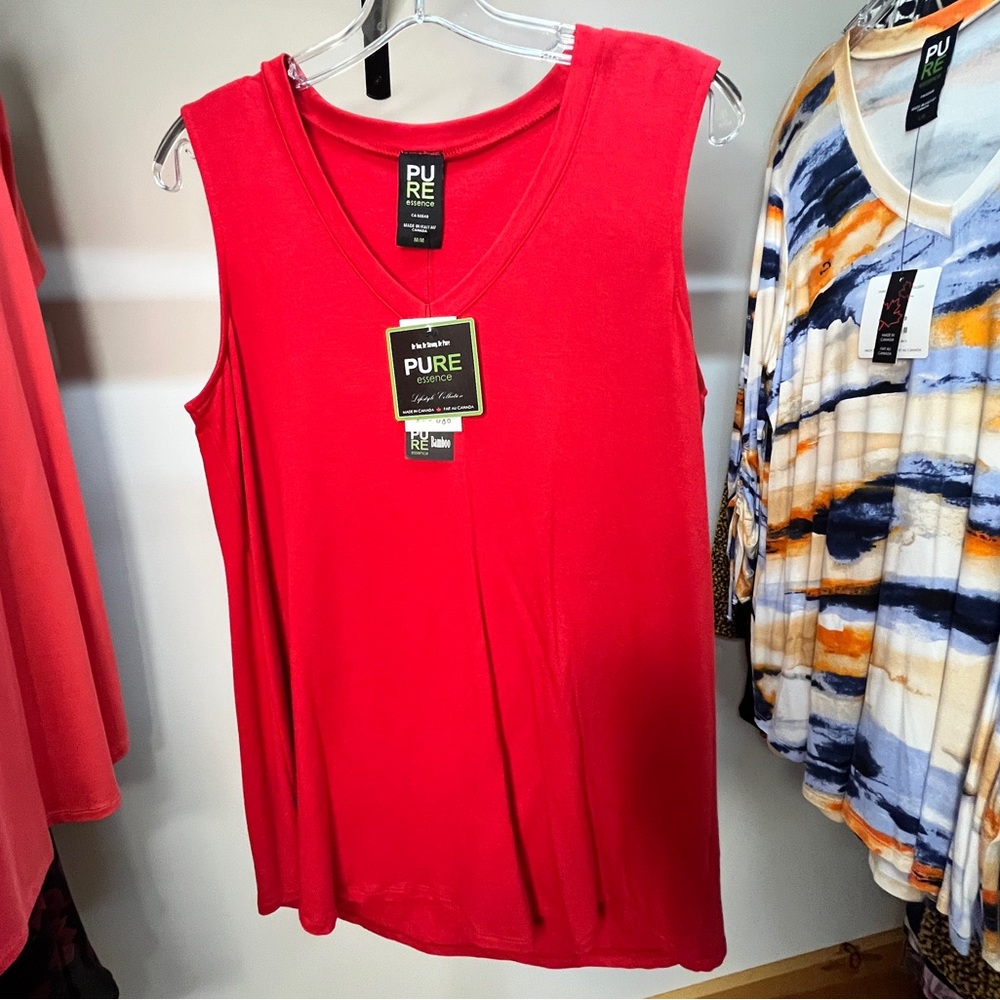 PURE ESSENCE Women's Red V-Neck MEDIUM NWT Sleeveless Top